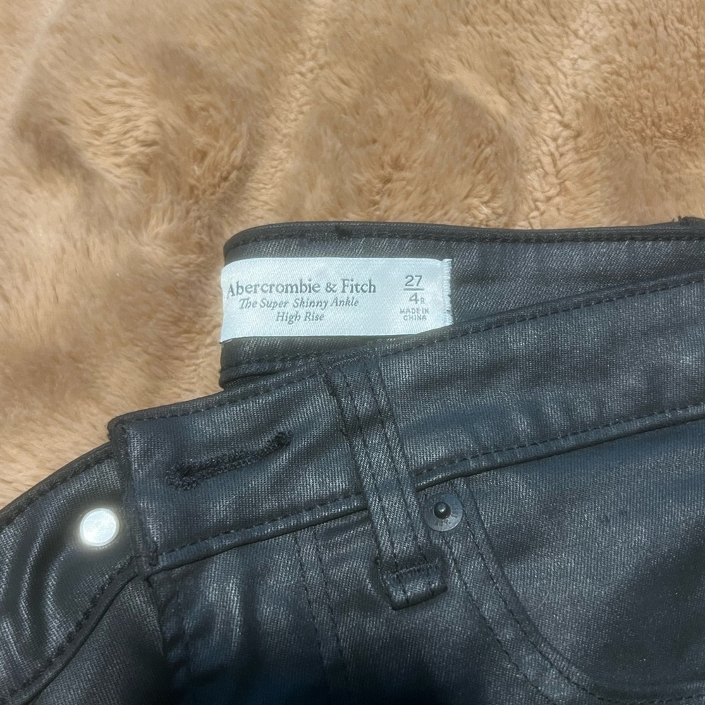 Abercrombie & Fitch Super Skinny High Rise Leather-look skinny jeans - Picture 3 of 5